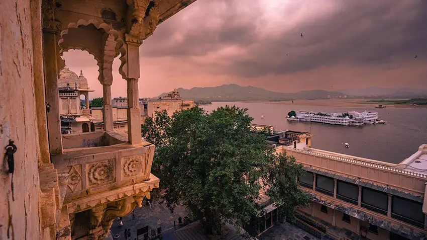 India Luxury Tour with Private Driver – Personalized Travel Across Iconic Destinations