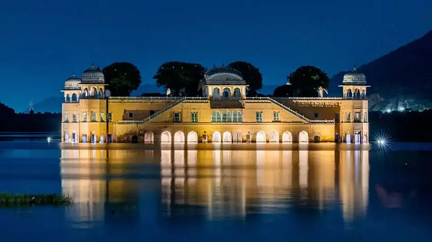 Jaipur Nightlife Guide – Cultural Shows, Royal Dining & Evening Experiences