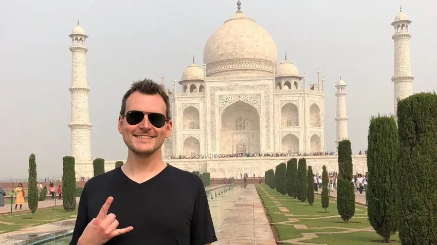 Private Car Tours in India – Choosing the Perfect Vehicle for a Comfortable and Safe Journey