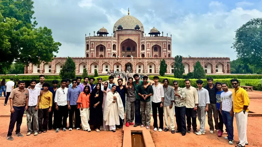 Family India Tours with Private Driver – Balancing Comfort, Culture & Kids with Ease