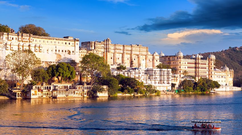 Rajasthan Tour Packages with Airport Pickup & Drop – Complete Travel Planning Guide