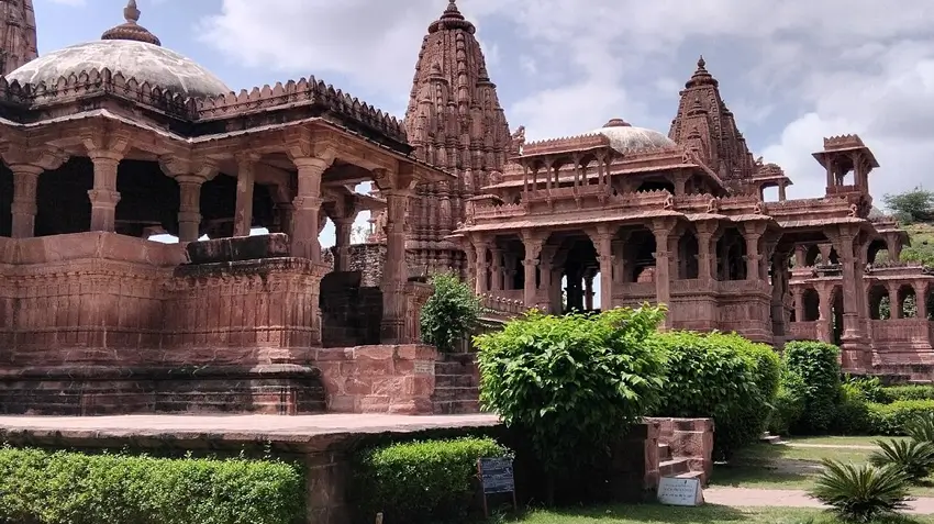 Best Rajasthan Tour Packages from UK with Flights, Hotels & Driver