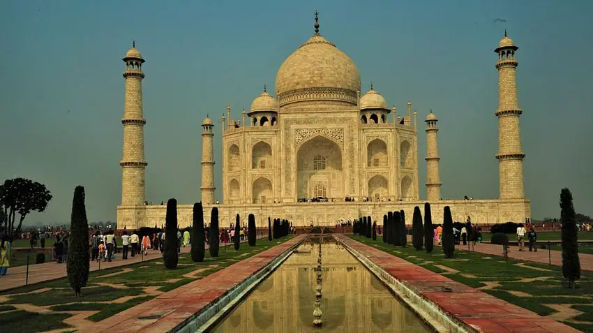 Taj Mahal Tour Guide – Ticket Price, Timings, What to Wear & Travel Planning Tips