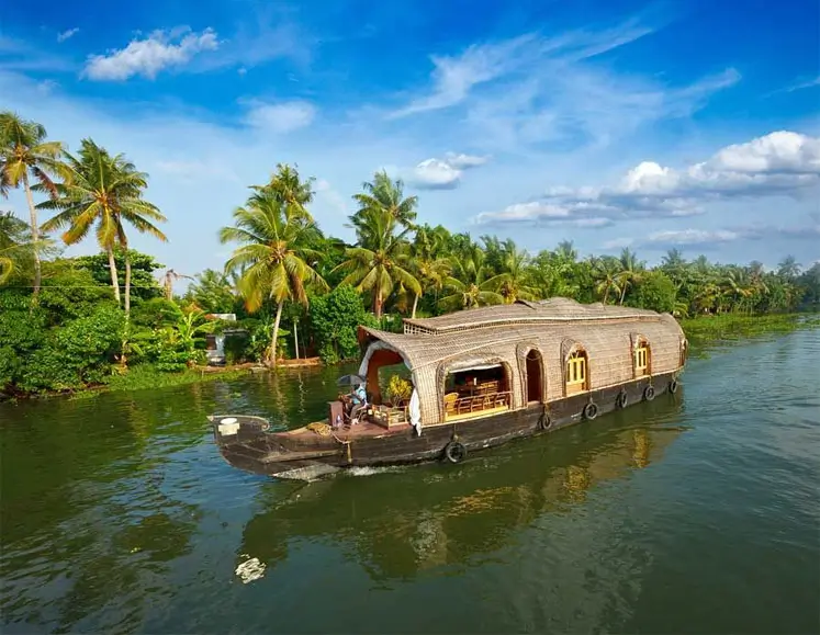 Kerala Luxury Houseboat & Beach Escape