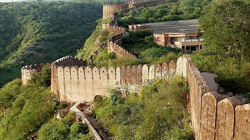 jaipurs-Forts-and-Palaces