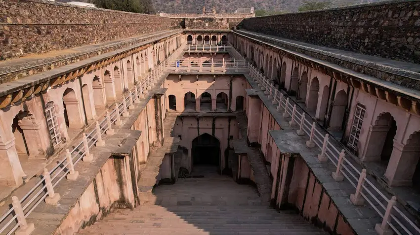 neemrana-baori