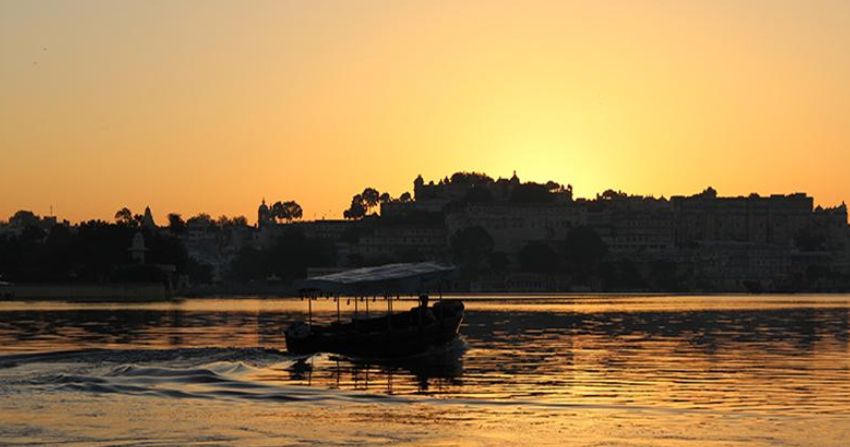 Sunrise on Lake Pichola